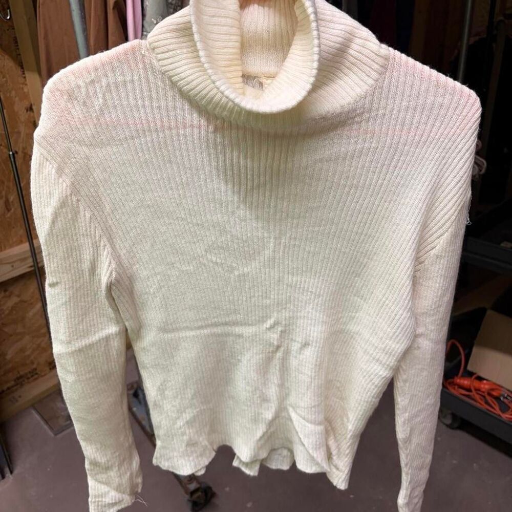 Unbranded Women's White and Cream Jumper